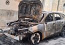 Paura nella notte: auto in fiamme nel centro storico