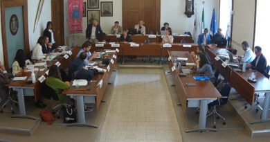 Salario minimo appalti pubblici. USB Puglia e M5S diffidano il Comune