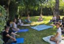 Yoga all’aperto per coltivare la giovinezza
