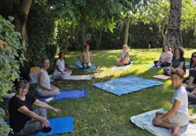 Yoga all’aperto per coltivare la giovinezza