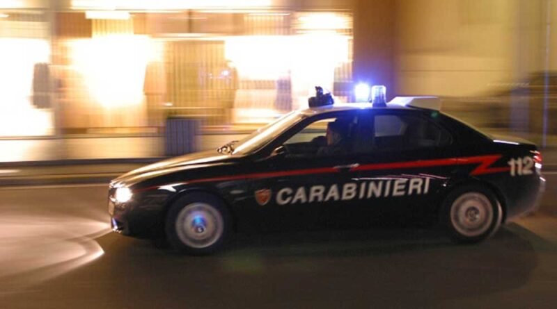 Inseguimento in pieno centro tra Carabinieri e ladri